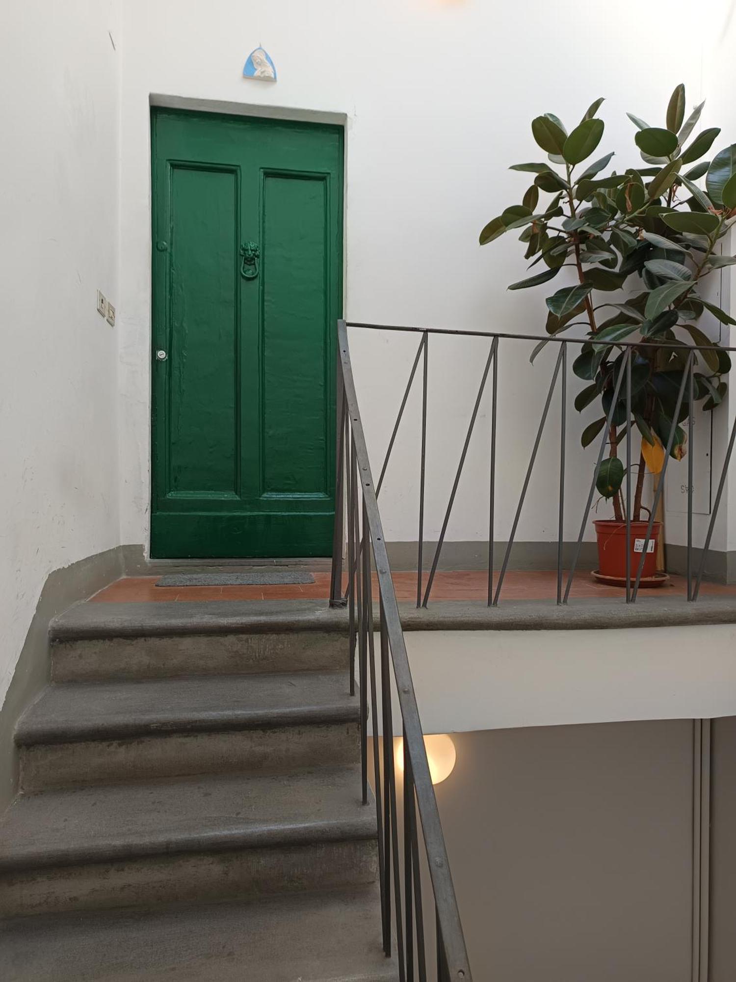 Panoramic Suite Near Duomo And Station Florence Exterior photo